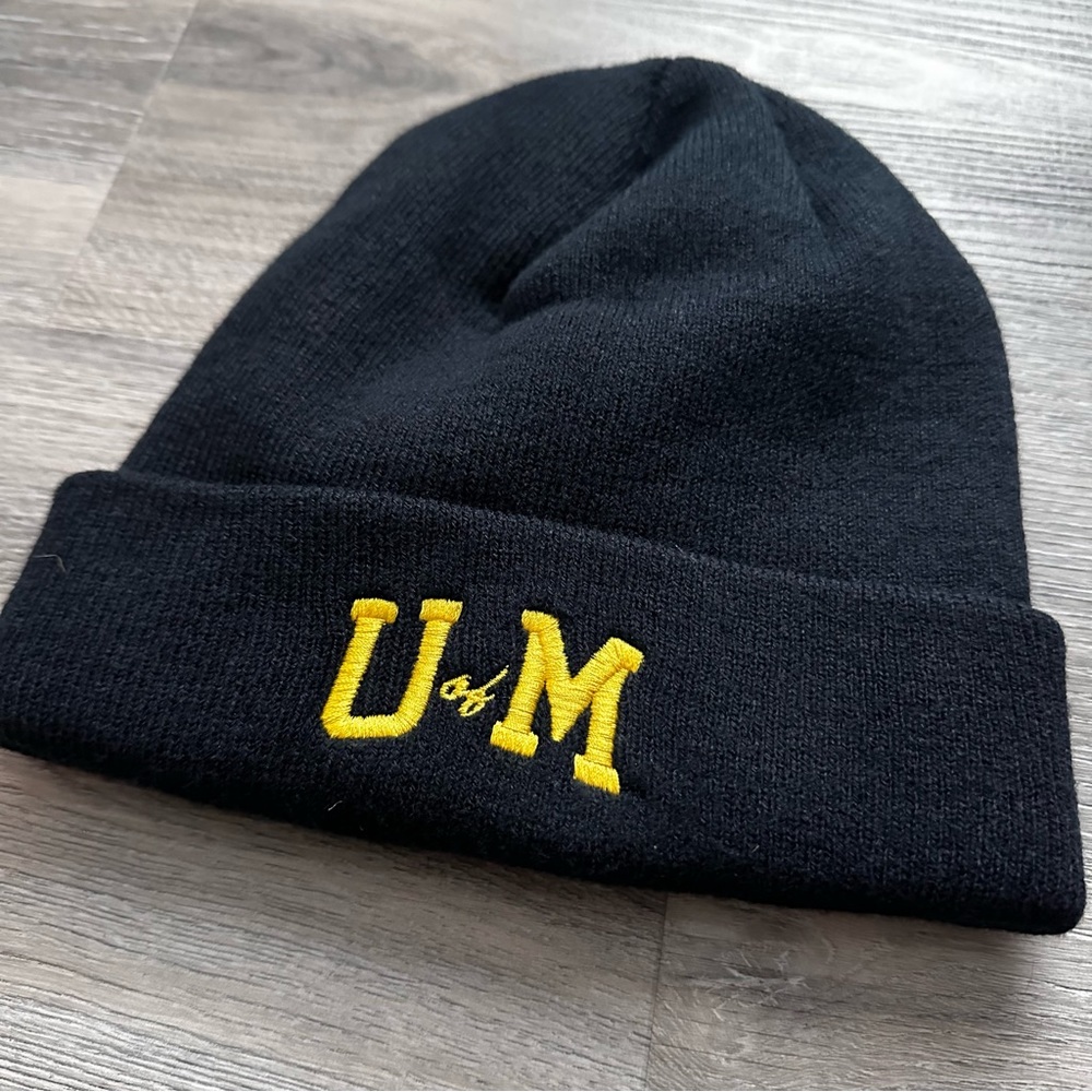 U of M Michigan Wolverines Hat